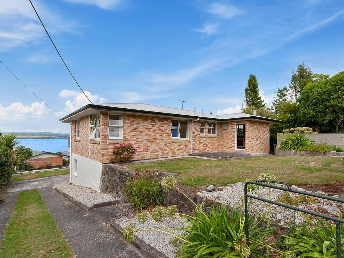 Lofty Lakeviews - Acacia Bay Holiday Home 陶波 外观 照片