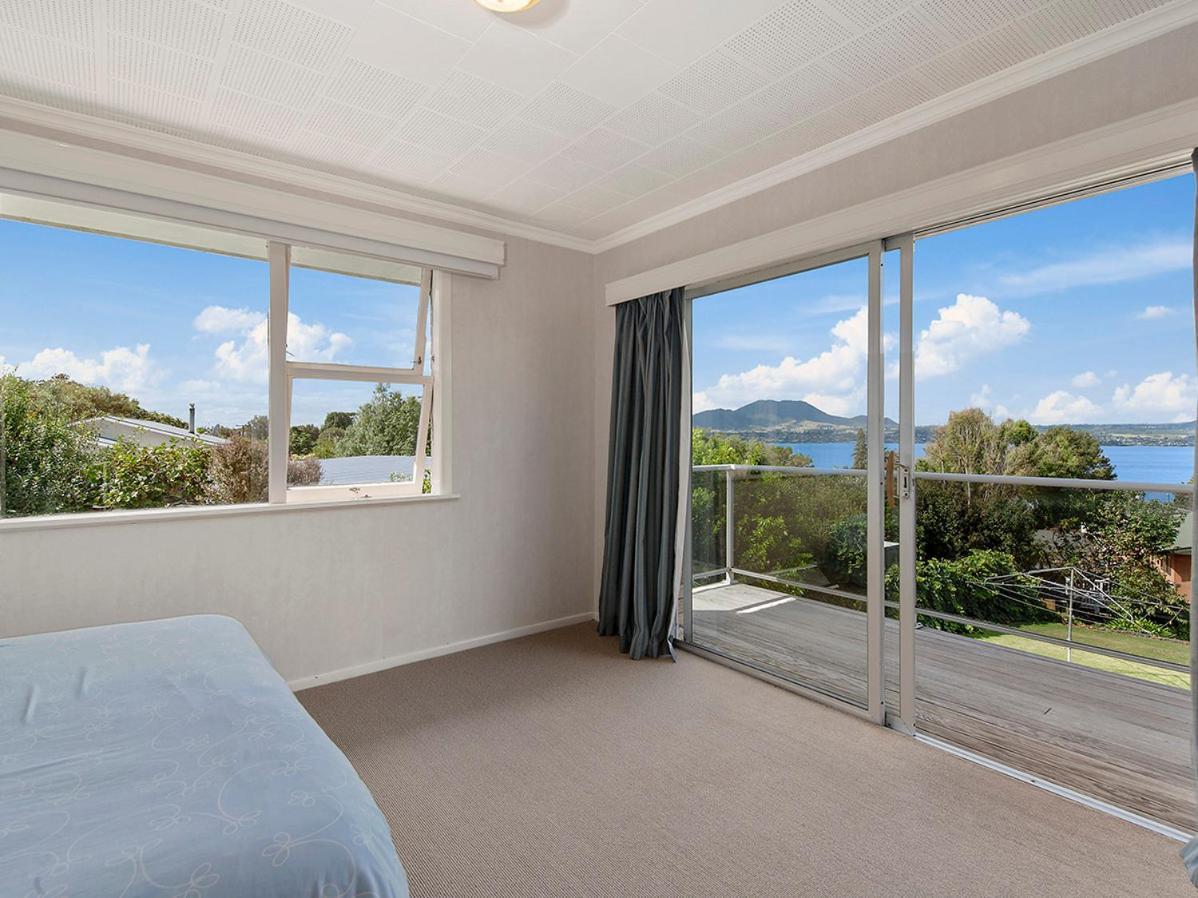 Lofty Lakeviews - Acacia Bay Holiday Home 陶波 外观 照片