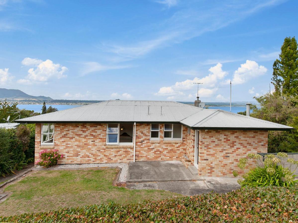 Lofty Lakeviews - Acacia Bay Holiday Home 陶波 外观 照片