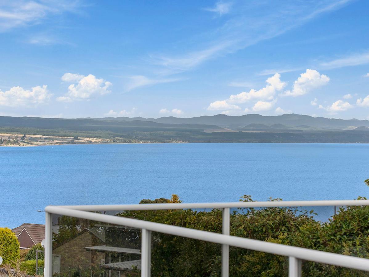 Lofty Lakeviews - Acacia Bay Holiday Home 陶波 外观 照片